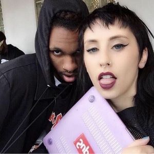 Meet your Posher, Migi